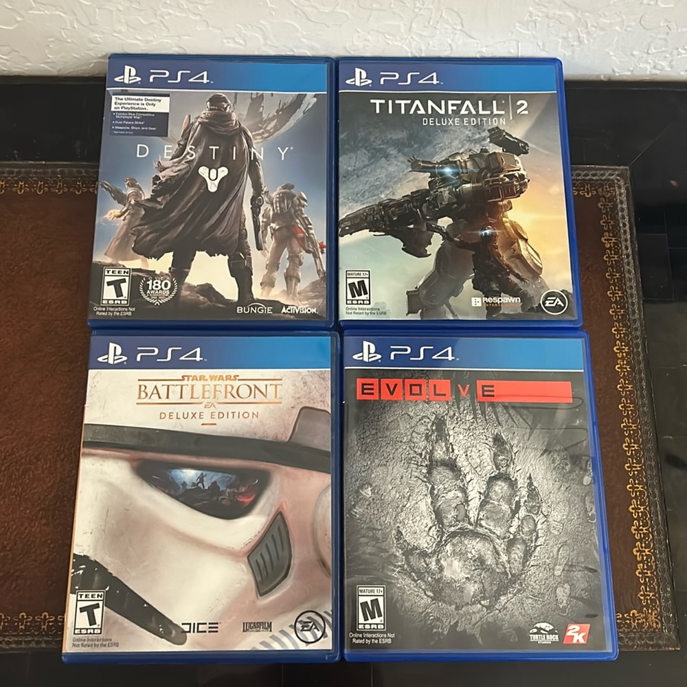 PS4 Game Bundle: Destiny,Titanfall 2,Star Wars Battlefront Deluxe Edition,Evolve